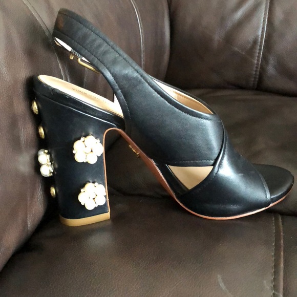 Beautiful shoes! Very comfortable! - Picture 2 of 8